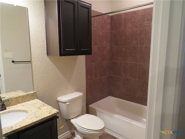 Building Photo - 758 Saengerhalle Rd