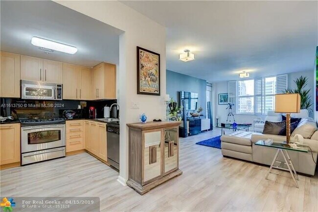 Photo - 511 SE 5th Ave