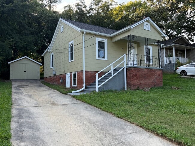 Building Photo - 506 Lakeside Ave