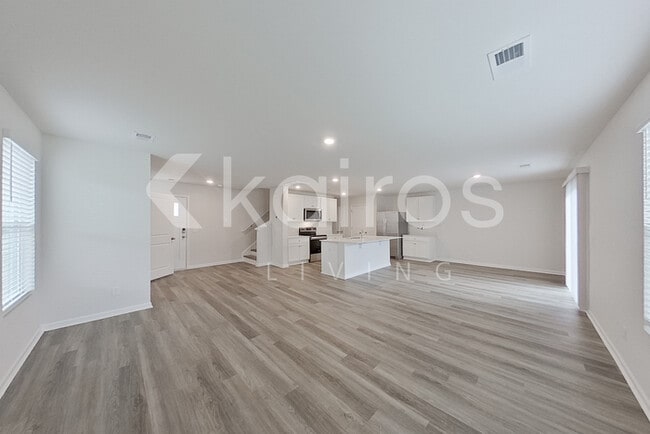 Photo - 133 Overstreet Way