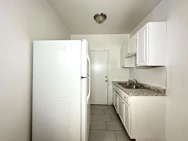 Photo - 931 W Sunnyside Ave Unit N2