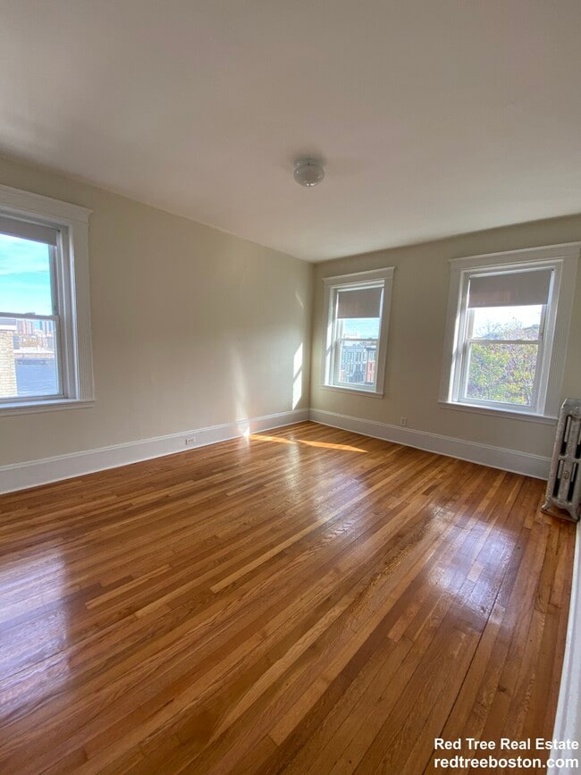 Building Photo - 1334 Commonwealth Ave Unit 31