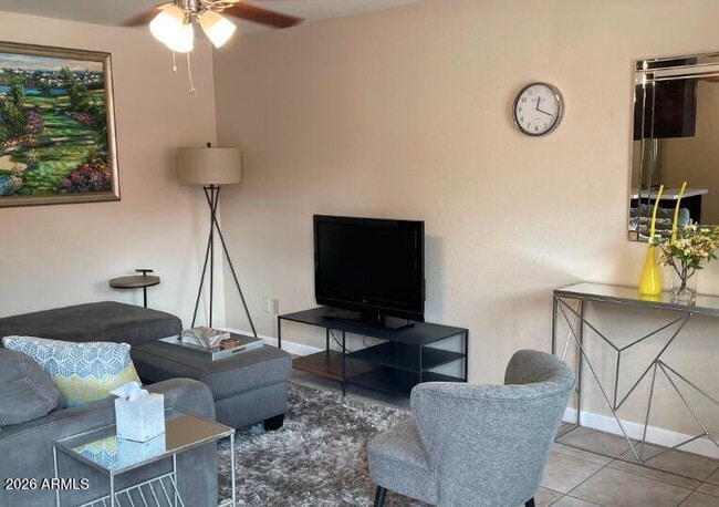 Photo - 510 W University Dr Unidad 117