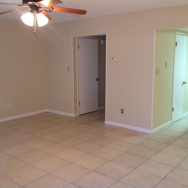 Photo - 132 Nebraska Ave NE