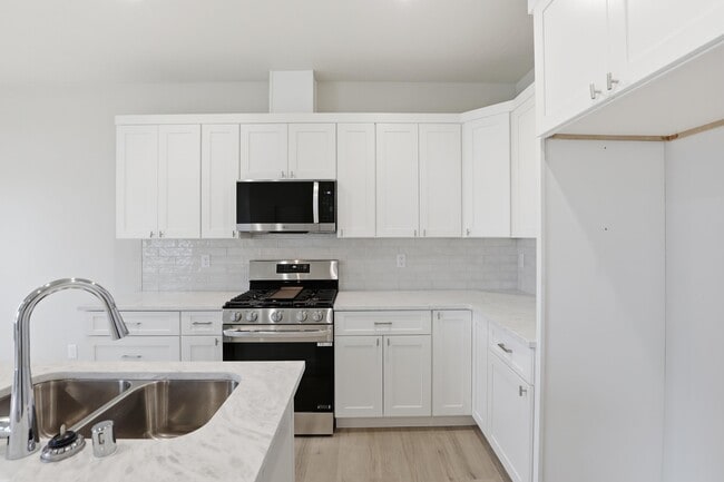 Building Photo - 609 Creative Way
