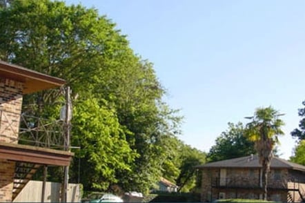 Country Club Apartments