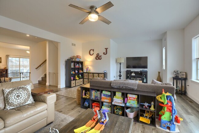 Photo - 4 bedroom townhome