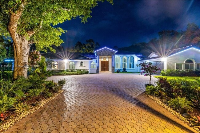 Photo - 8941 SW 65th Ct