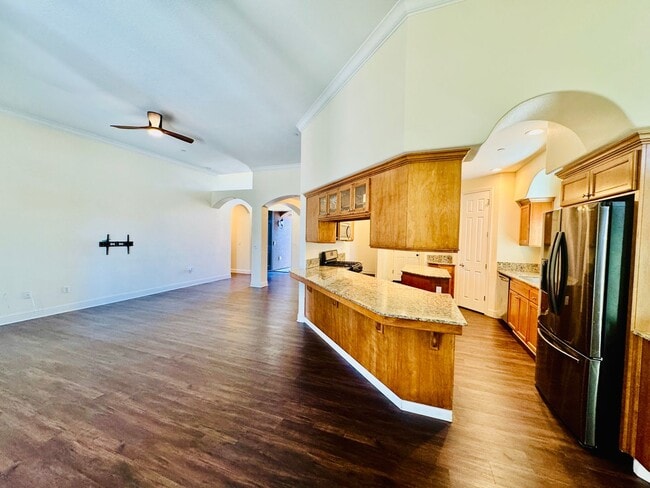 Photo - Beautiful 3 Bedroom 2 Bath Home in Los Banos FOR RENT!