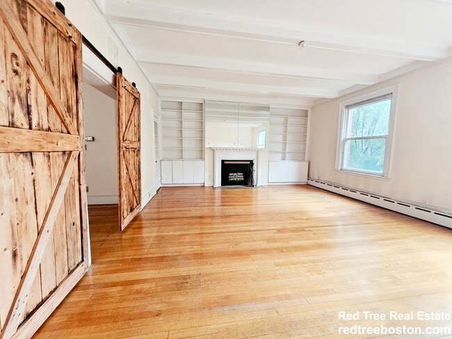 Building Photo - 1712 Beacon St Unit 1