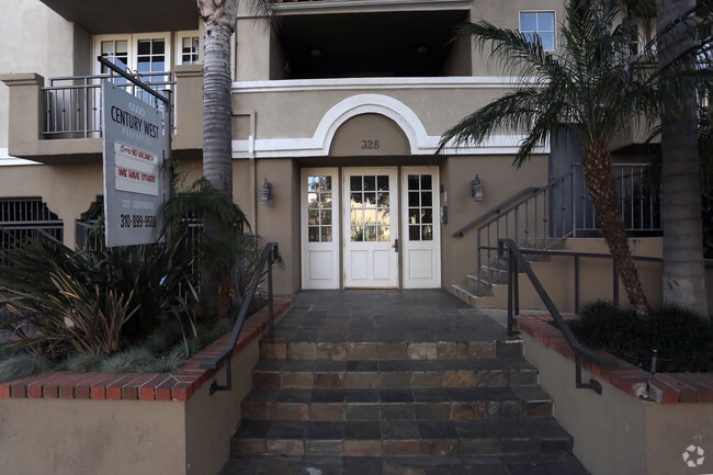 Photo - 328 Cloverdale Ave