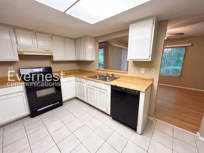 Photo - Spacious 2 Bed, 2 Bath Condo with Modern Amenities / No Pets Allowed / Available No!