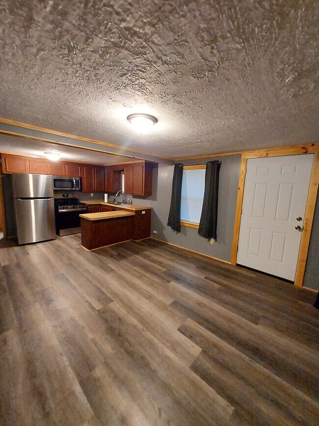 Photo - 604 Mayflower Ln