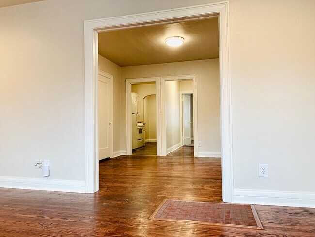 Photo - Large 1BD 1BA Apartment with Bonus Area Located in Historic Miller Neighborhood!!