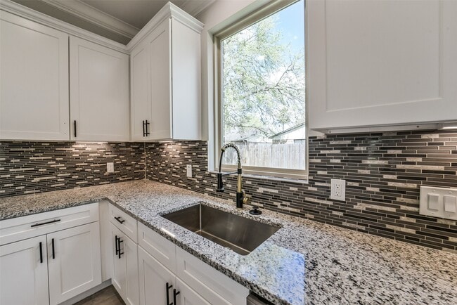 Photo - 6835 Tara Dr