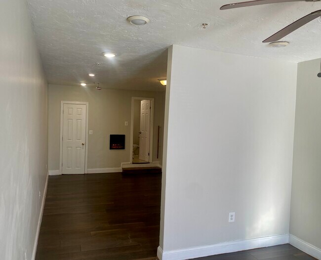 Photo - 32 Hinckley St Unit 1R