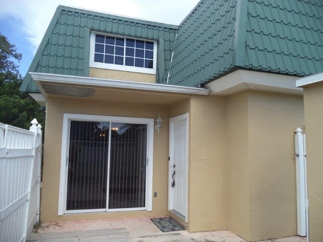Building Photo - 5828 Harbour Club Rd Rental