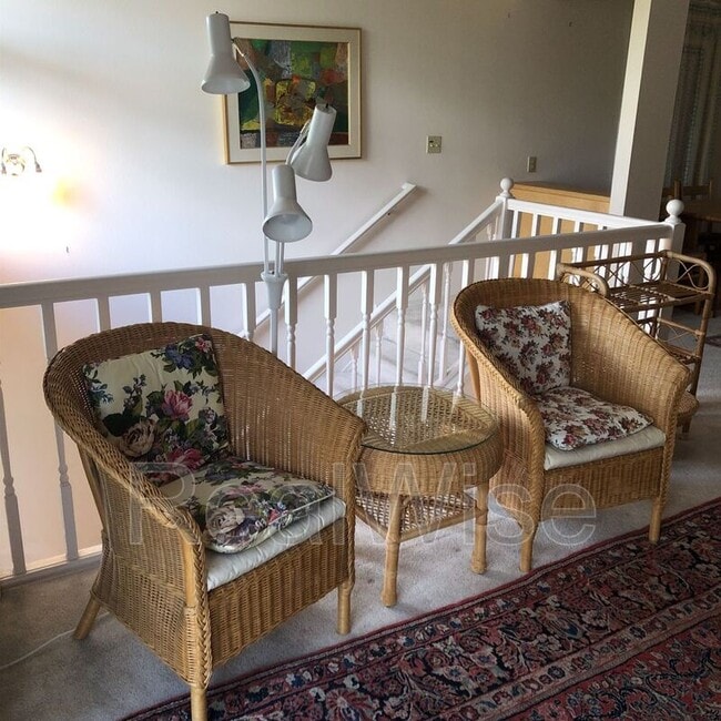 Photo - 382 Glenn St