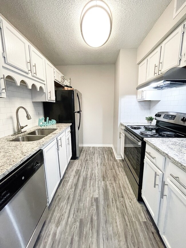 Hunters Pointe Apartments For Rent in Pensacola, FL