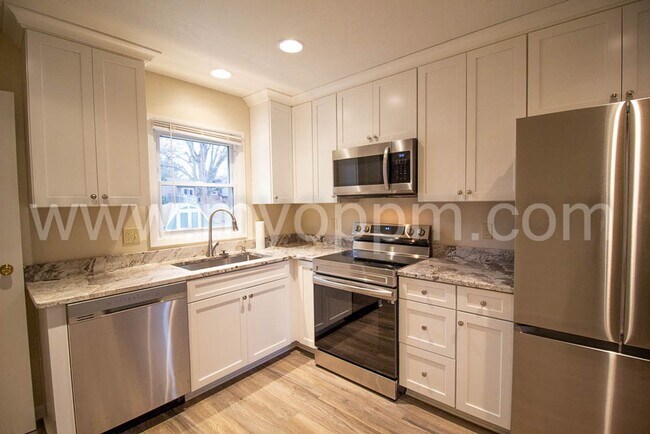 Photo - 4 bedroom house with new appliances | 132n...