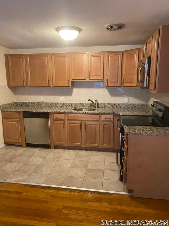 Photo - 110 Babcock St Unidad 28