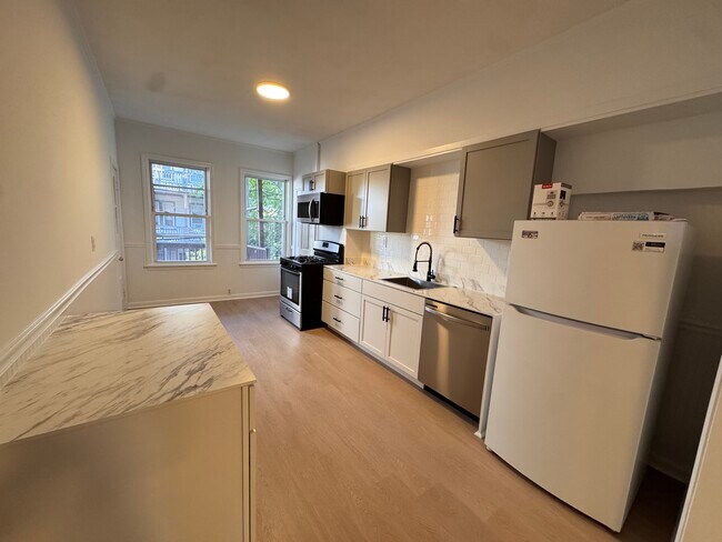 Photo - 211 Chelsea St Unit 2
