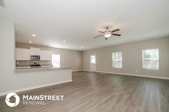 Photo - 523 Firethorn Ct