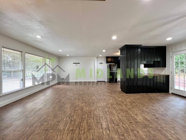 Photo - 1545 S Beltline Blvd