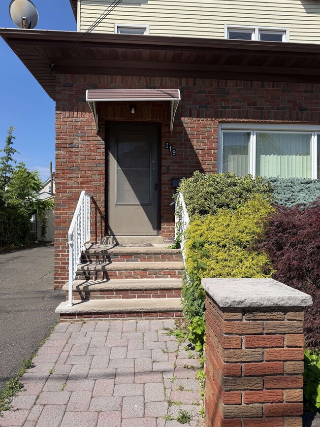 Photo - 119 Marsellus Pl