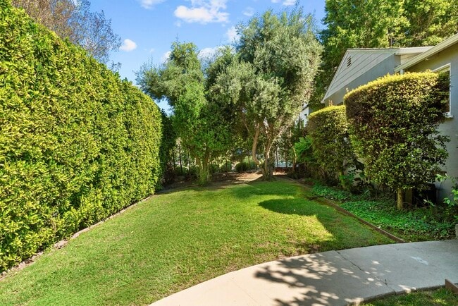 Front Yard - 4242 Van Nuys Blvd