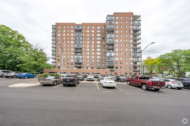 Photo - Parkway Condominiums