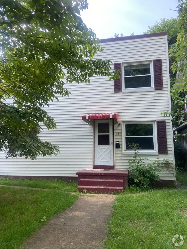 Building Photo - 328 6th Ave W Rental
