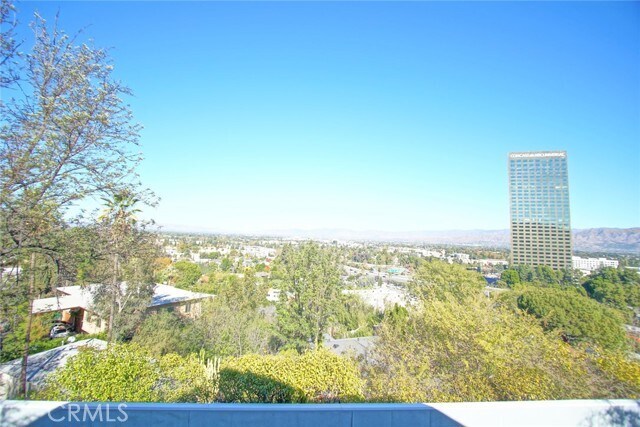 3915 Fredonia Dr