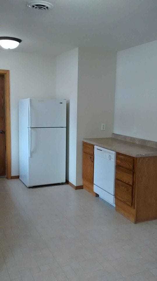 Kitchen - 511 10th St SE Unit 513