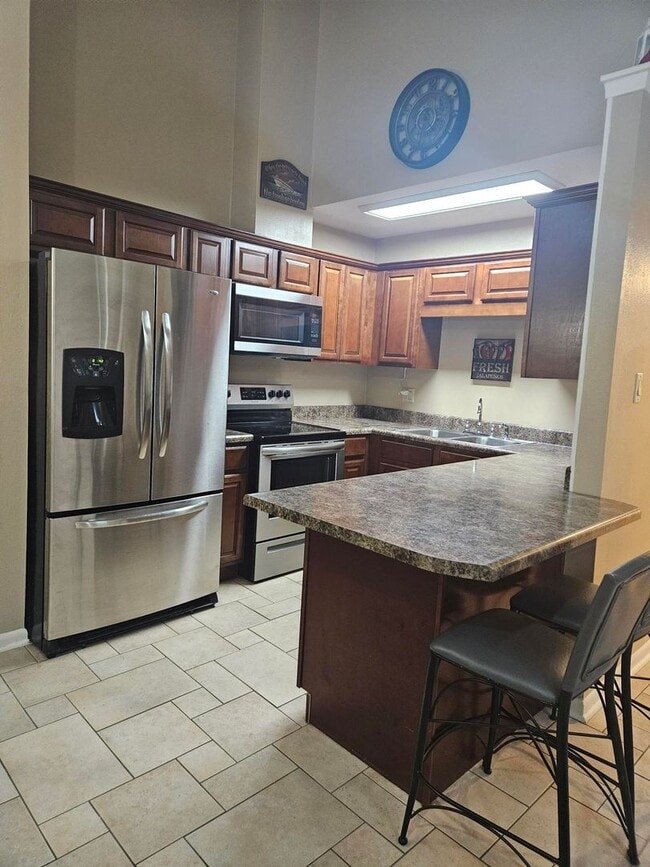 Photo - 2711 Greenbriar Dr