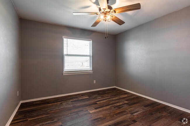 1BR, 1BA - 620SF