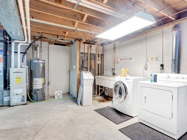 Photo - 3 bed Rambler on huge lot
