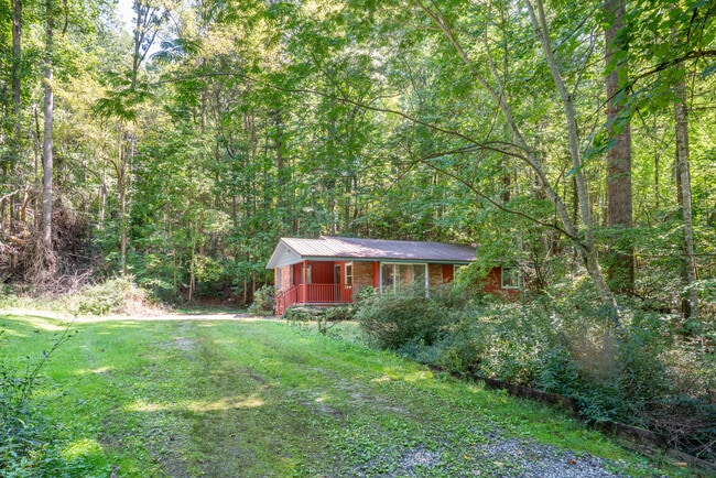 Photo - 503 Clement Rd