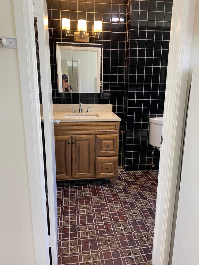 Photo - 121 Washington Ave Unit 900 Sq. Ft. 3-Bedroom Apt