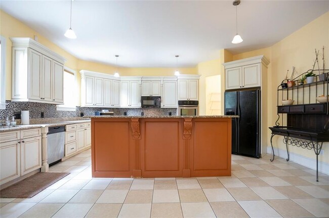 Photo - 4370 Danforth Rd SW