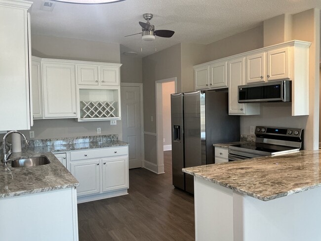 Photo - 546 Stonemason Dr