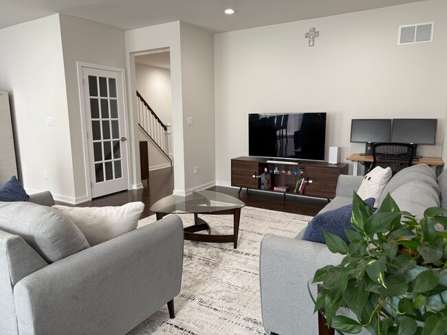 Photo - 115 Wynstone Ct