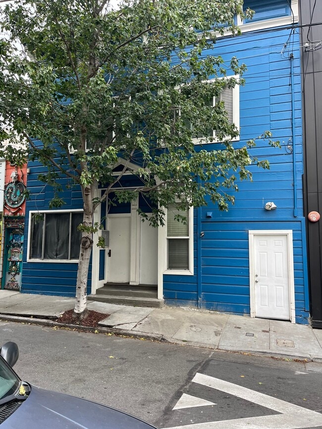 Photo - 484 Linden St Unidad B