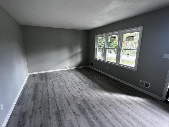 Photo - 7908 Pickwick Ln