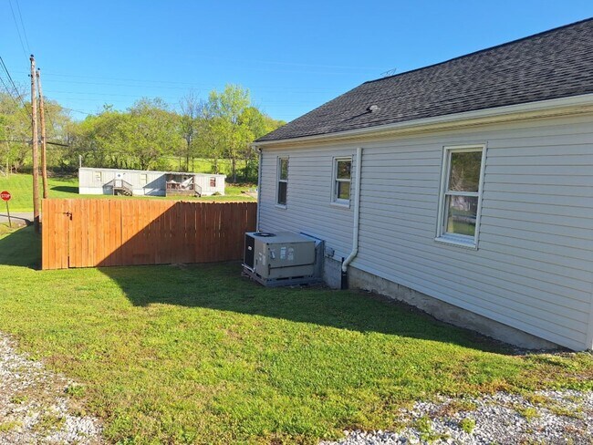 Photo - Country Living at its Best!!