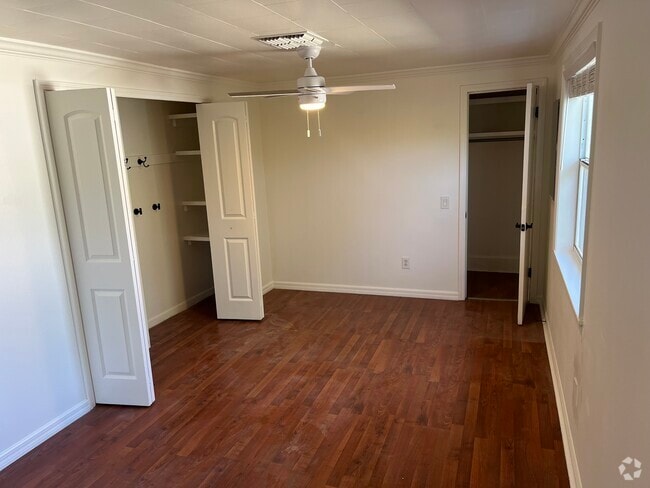 Building Photo - 228 12th Ave N Unit 230 12th Ave N Rental