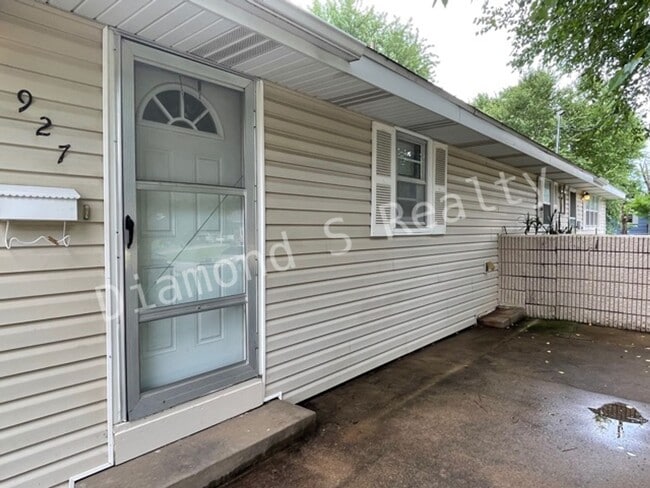 Photo - Adorable 2 Bedroom Available Now!