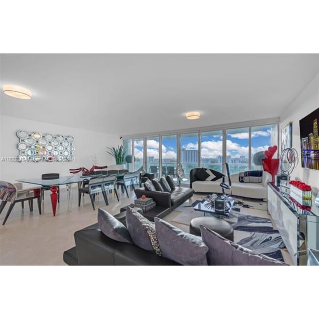 Photo - 1643 Brickell Ave