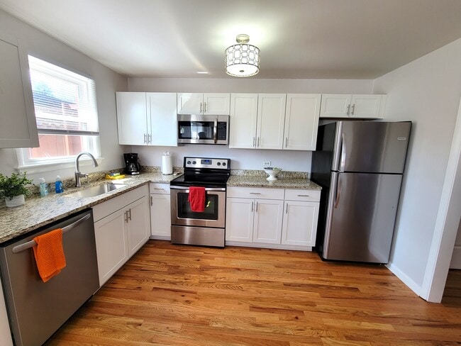Building Photo - 1509 E High St Rental
