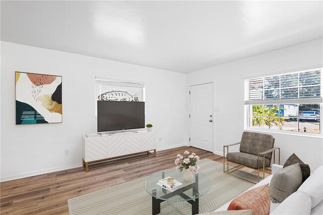 Photo - 1517 Gray St S